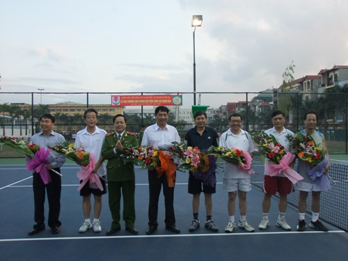 Êv88 chào đón năm mới 2026 khai trương sân tennis